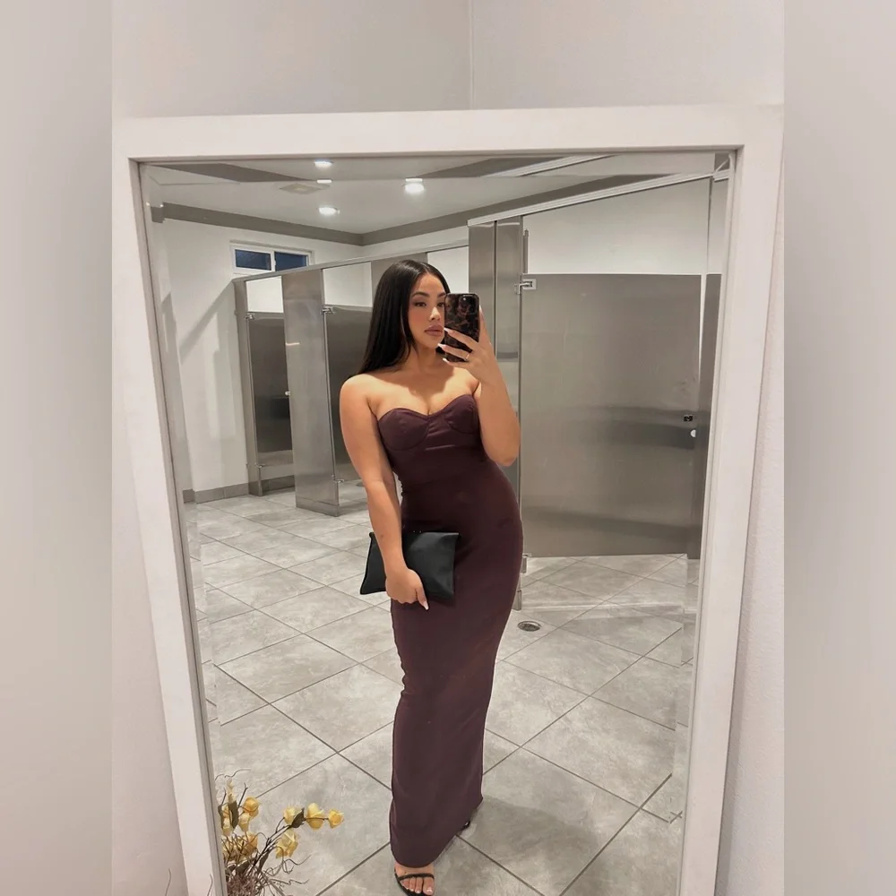 HOUSE OF CB Lucia Dress - Picture 3 of 7